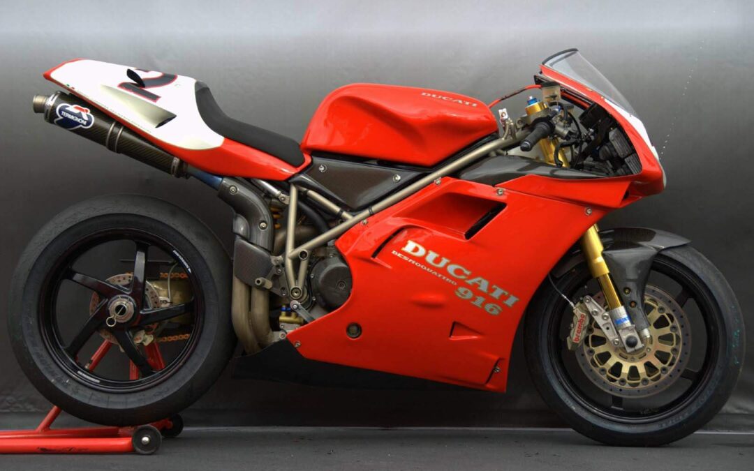 Ducati Superbike 916 – Design, Speed & Racing Heritage