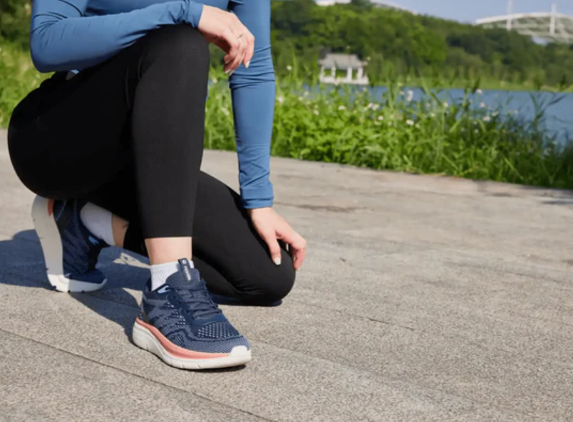 Die besten schwarzen Turnschuhe für Damen 2025 – Stil trifft Komfort