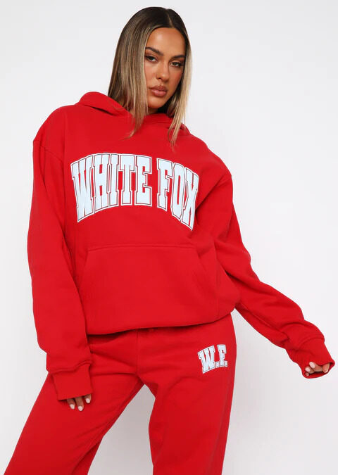 The Allure of the White Fox Hoodie: A Staple of Contemporary Street Luxe