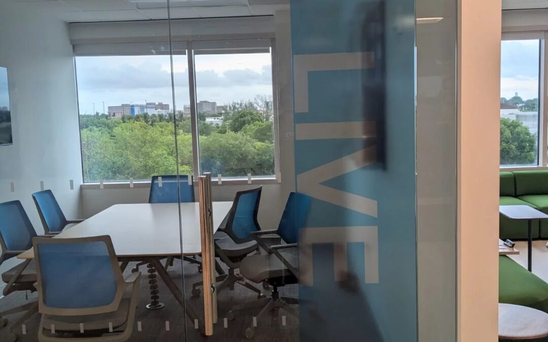 How Business Window Graphics in Miami Can Boost Your Brand Visibility and Drive Foot Traffic