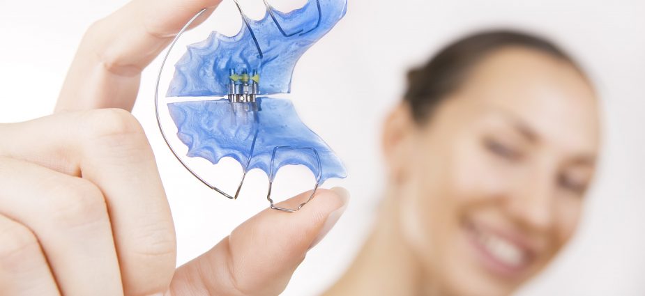 Can You Eat with Dental Retainers What You Need to Know