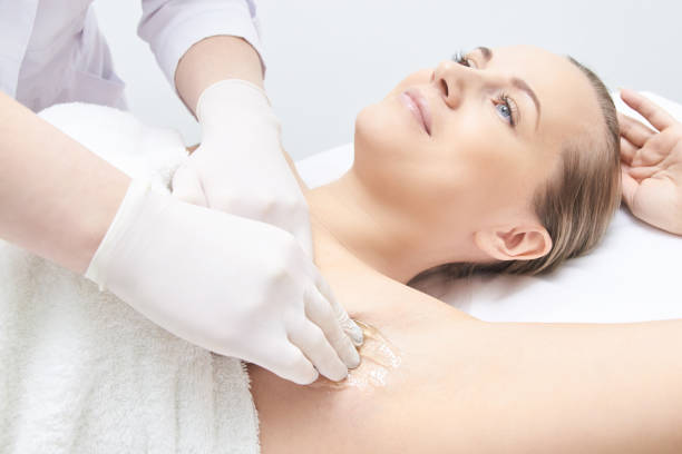 How to Use Lemon & Baking Soda to Whiten Armpits