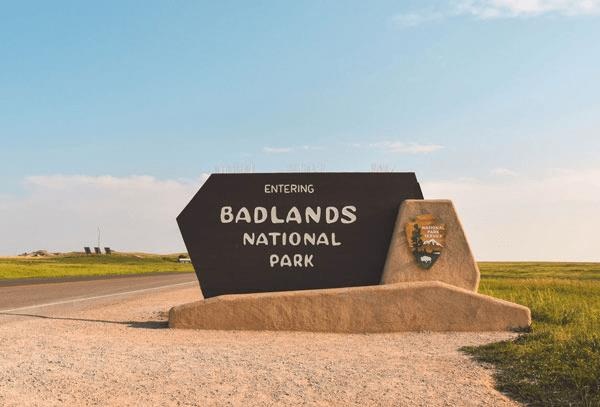 How Custom Monument Signs Boost Credibility for Edmonton’s B2B Service Providers