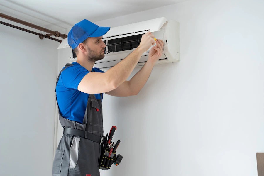How to Spot and Resolve Water Leak Problems in Your AC System