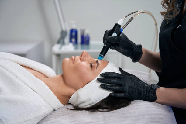 How Hydrafacial in Riyadh Works to Remove Deep Skin Impurities