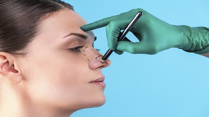 الأسئلة الأكثر شيوعًا حول جراحة تجميل الأنف