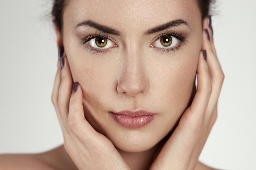 Rhinoplasty vs. Non-Surgical Nose Jobs Which One Is Right for You