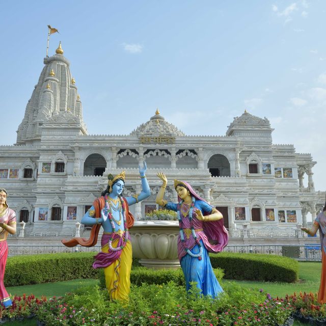 Spiritual Retreats and Meditation in Vrindavan Packages